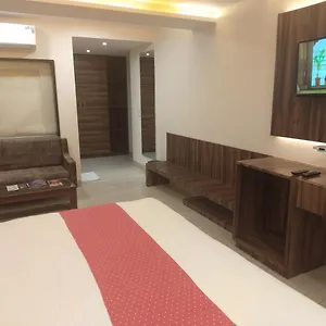 Moti Palace Hotel